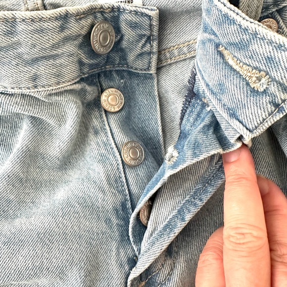 H&M Distressed Boyfriend Jeans Light Blue Cropped - Picture 8 of 9